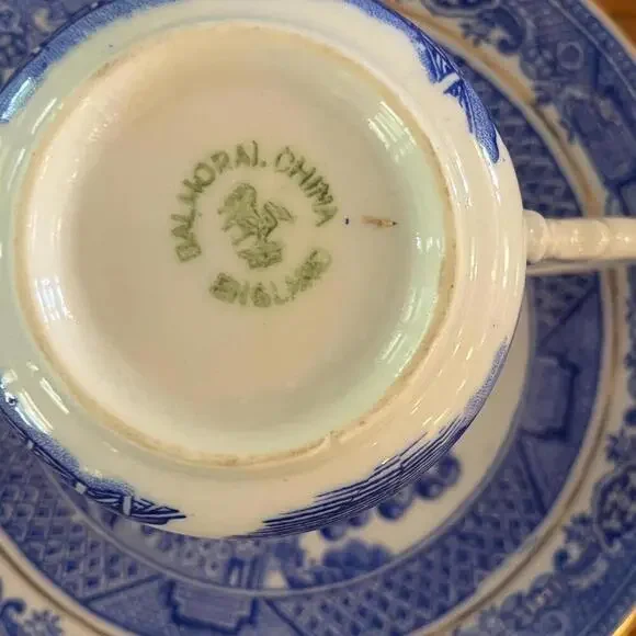 Blue Willow Balmoral China R&D England set of two teacup, saucer and small plate - Picture 4 of 9